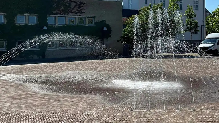 Forår i Grenaa: Springvandsskålen lyser op med ny sæson og events