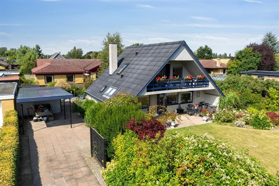 Pris sat ned med 100.000 kr. på Louisevænget 27