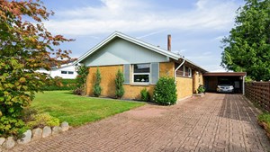 Plads til familieliv og friluftsliv – klassisk etplansvilla i børnevenlige Funder