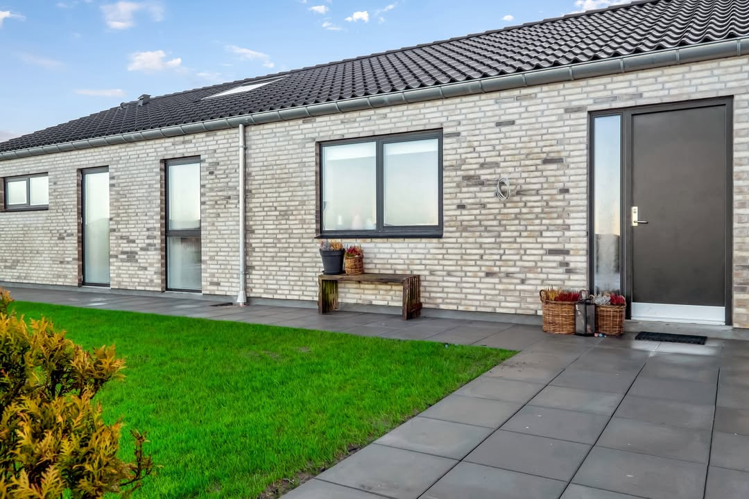 EDC Støvring præsenterer nyopført villa i naturskønne Støvring Ådale