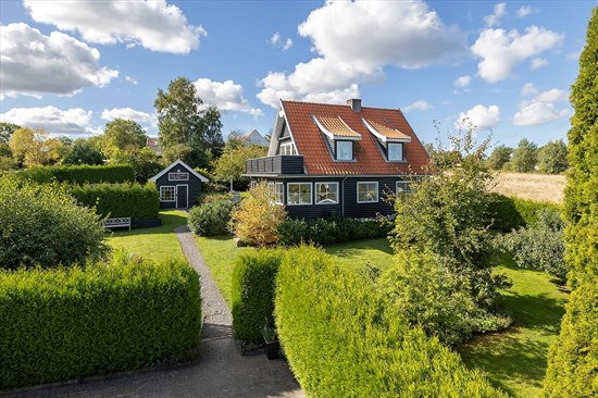 Top 6 over dyreste boliger til salg i Allinge. Priser op til 14.950.000 kr