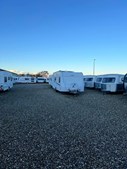 Brønderslev Caravan & Trailer Center klar til vinteren: Tøm vandtankene før frosten kommer, eller køb nye hos os