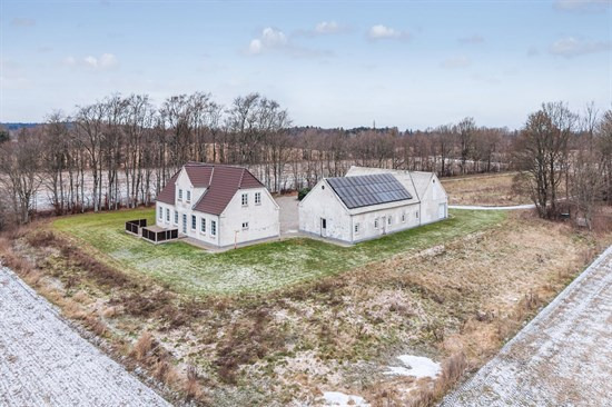 Bøvlvej 100 og 1 anden boliger er kommet til salg denne uge i Sønder Omme - se boligerne her.