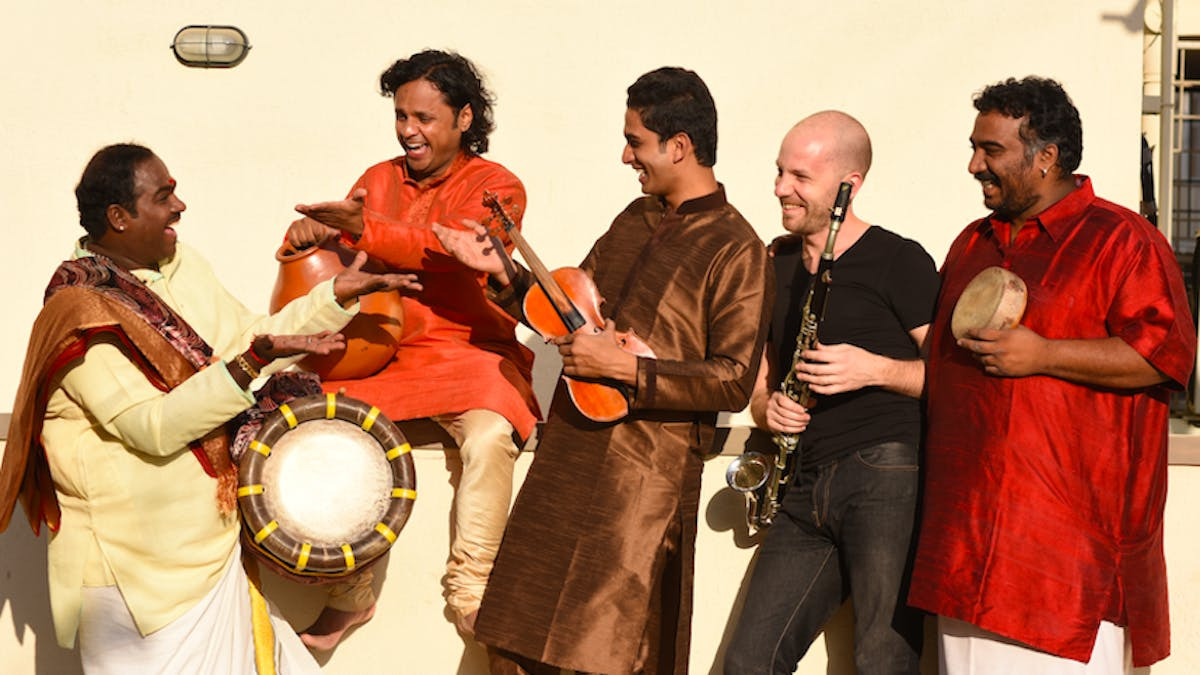 Oplev Waclaw Zimpel & Saagara på Teater Momentum