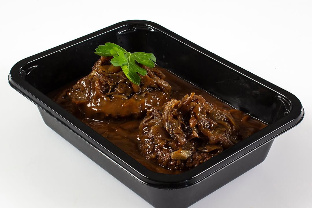 Frederiksberg Kødforsyning tilbyder hakkebøf med løg til tirsdagens menu