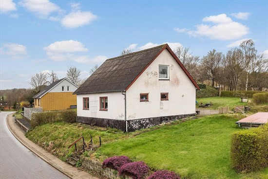 Vaarstvej 224 er til salg for kun 495.000 kr.: Se de billigste boliger til salg i Gistrup her