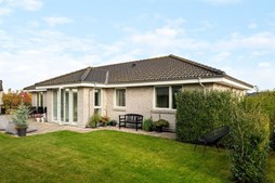 Abildvænget 11 og 2 andre boliger er kommet til salg denne uge i Hårlev - se boligerne her.