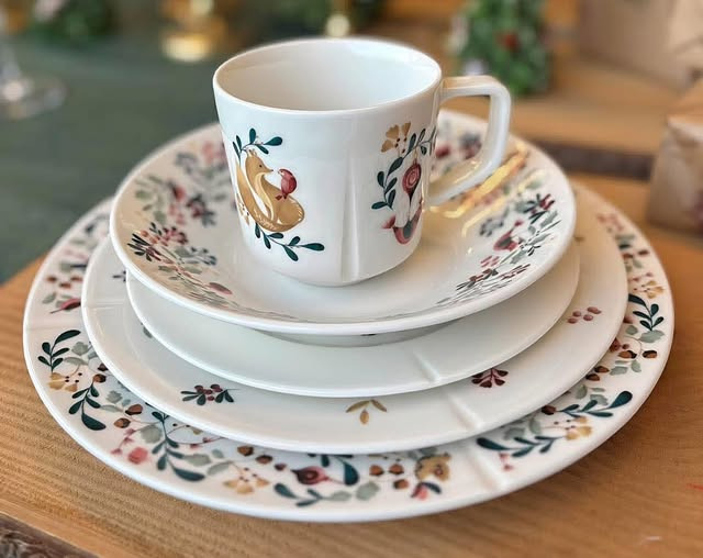 Fredericia Isenkram præsenterer julestel fra Rosendahl Grand Cru Cottage fra 49,95 kr.