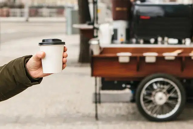 Nationale Værestedsdag i Kolding bymidte samler socialt udsatte til aktiviteter og fællesskab