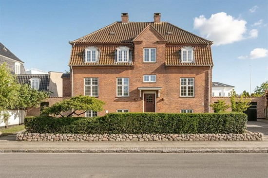 A N Hansens Alle 36 og 1 anden boliger er kommet til salg denne uge i Hellerup - se boligerne her.