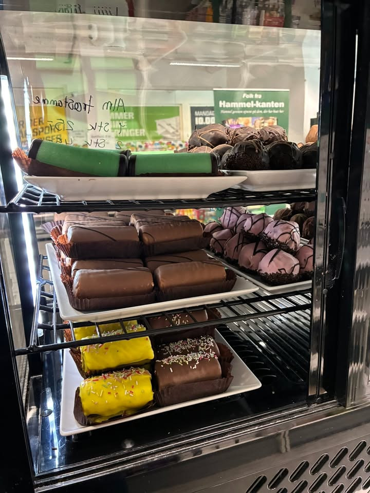 CENTER KIOSKEN byder på weekendens søde fristelser: Bland selv slik, romkugler og slushice