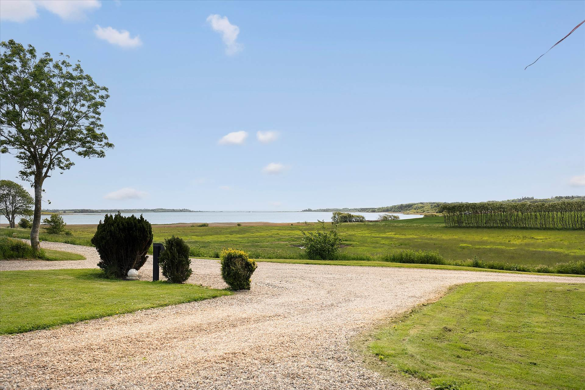 Til salg hos EDC Ejen­doms­grup­pen  Struer : Bo med Limfjorden som nabo