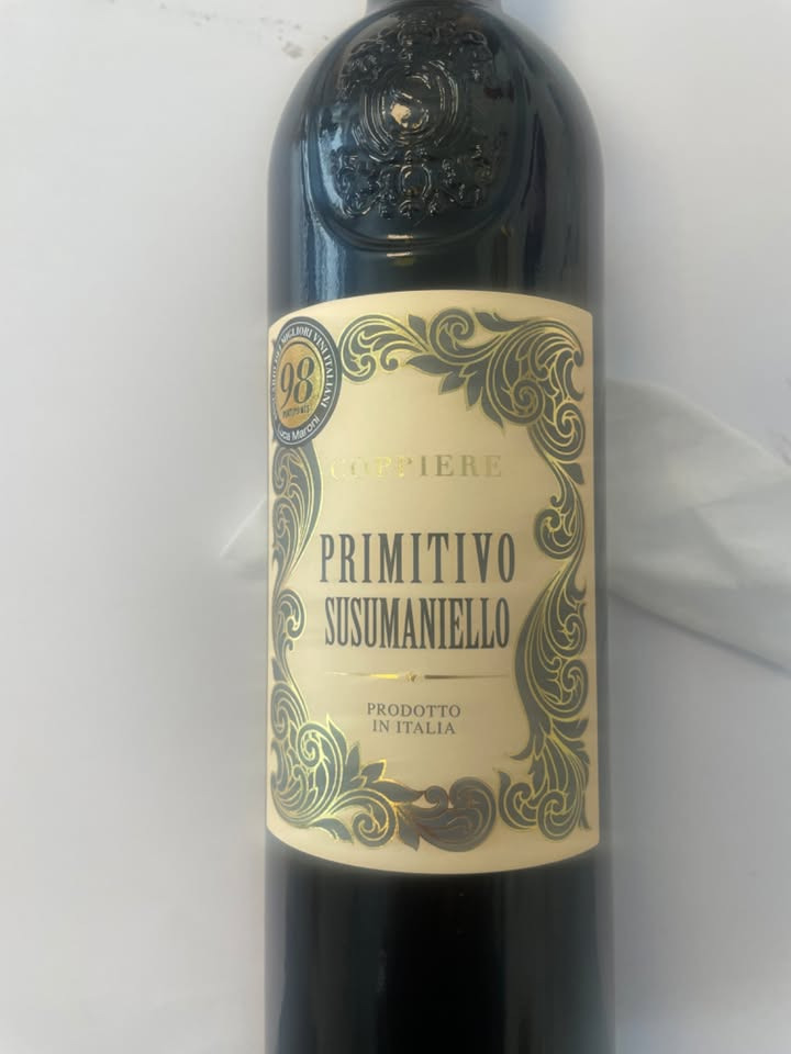 Meny Randers tilbyder Primitivo/Susumaniello 2023 til kun 49,95 kr. per flaske i begrænset tid