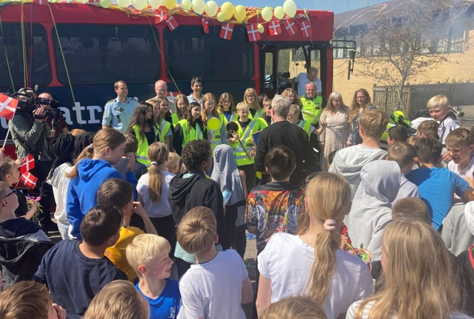 Vild jubel på Ådalskolen: Her er Årets Skolepatrulje 2023