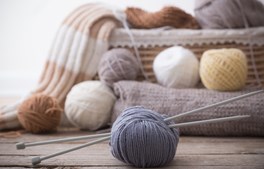 Kom til strikke-hygge på Risskov Bibliotek