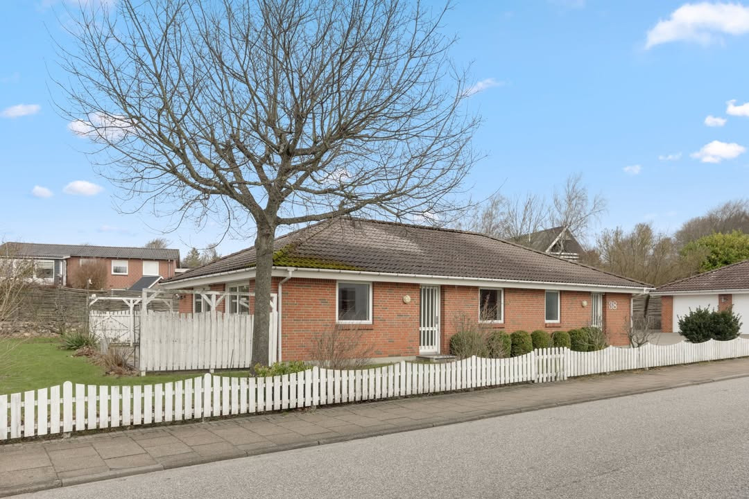 Mæglerhuset annoncerer ny pris på villa i Nørresundby