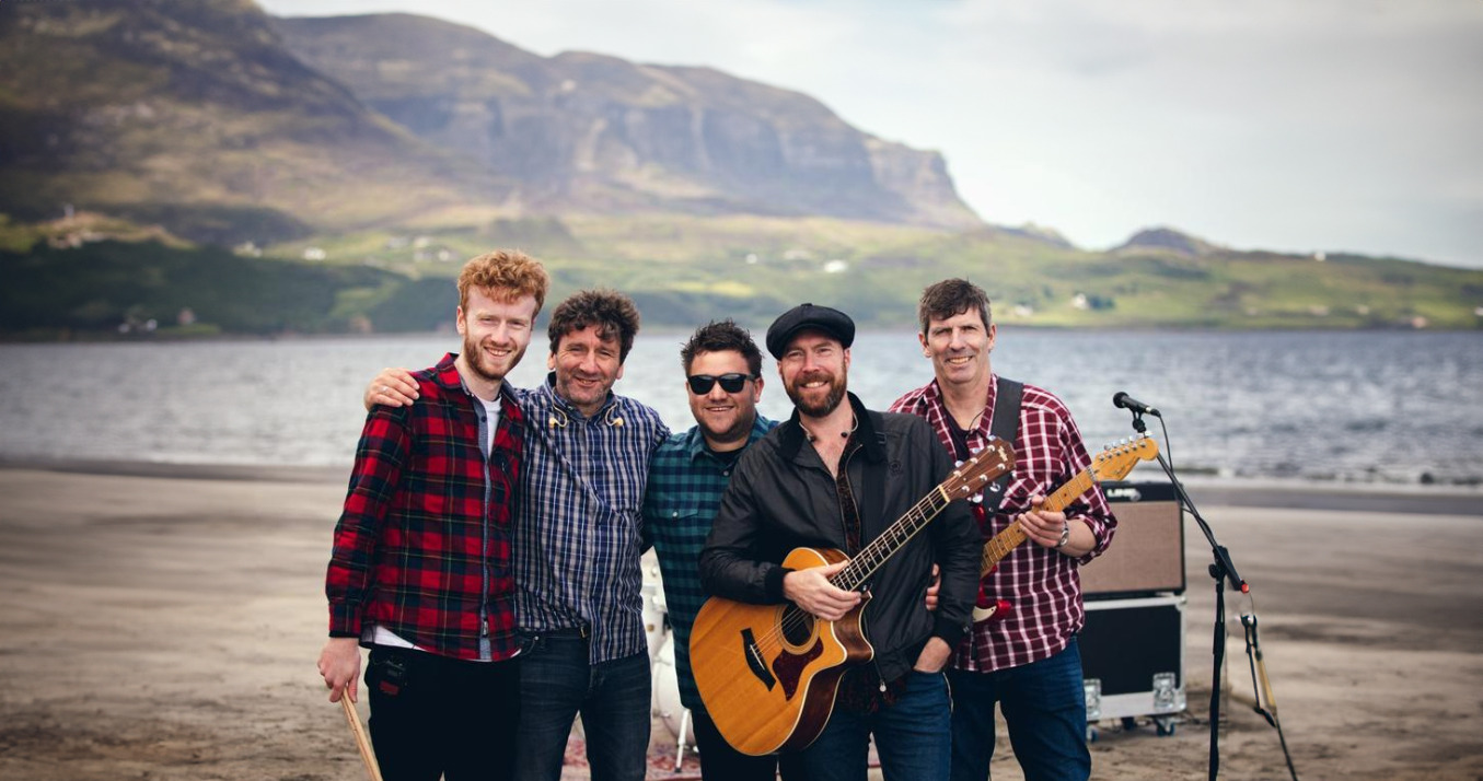 Skotsk folkfest i Kolding: Oplev Beat the Drum - The Runrig Experience