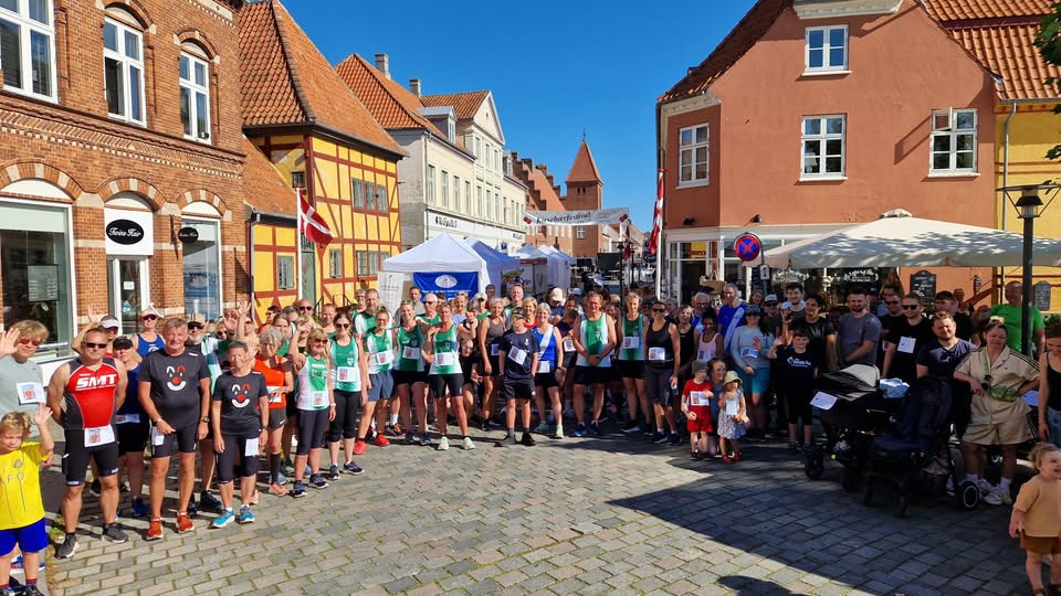 Kirsebærløbet 2025: Løb, gå og nyd stemningen i Kerteminde