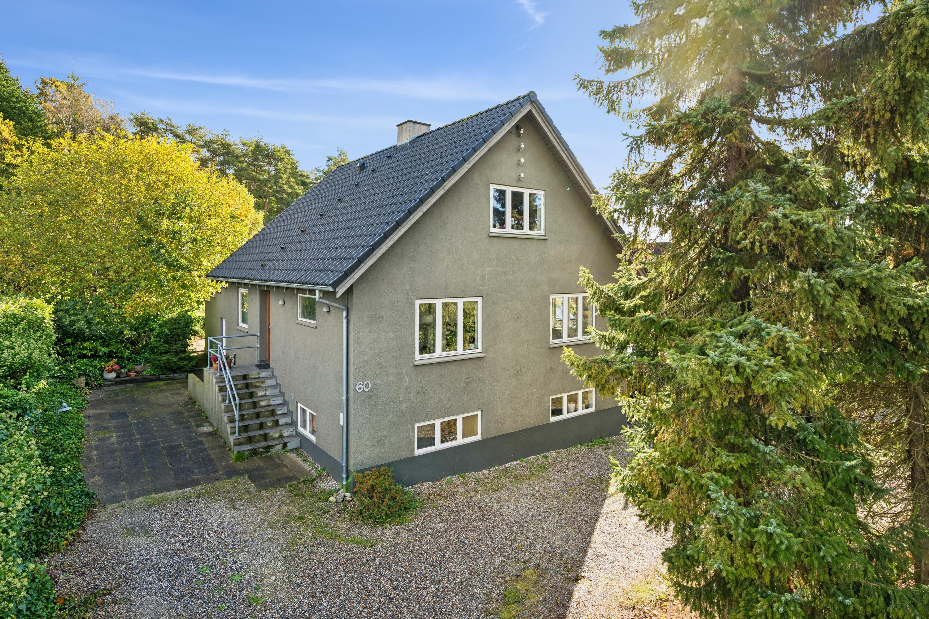 Charmerende murermestervilla med direkte adgang til Kærsgård Plantage