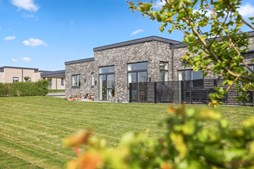 Mæglerhuset Aalborg annoncerer ny pris på moderne kvalitetsvilla i Gistrup