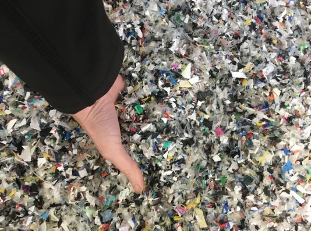 Fra ymerbæger til skraldespand