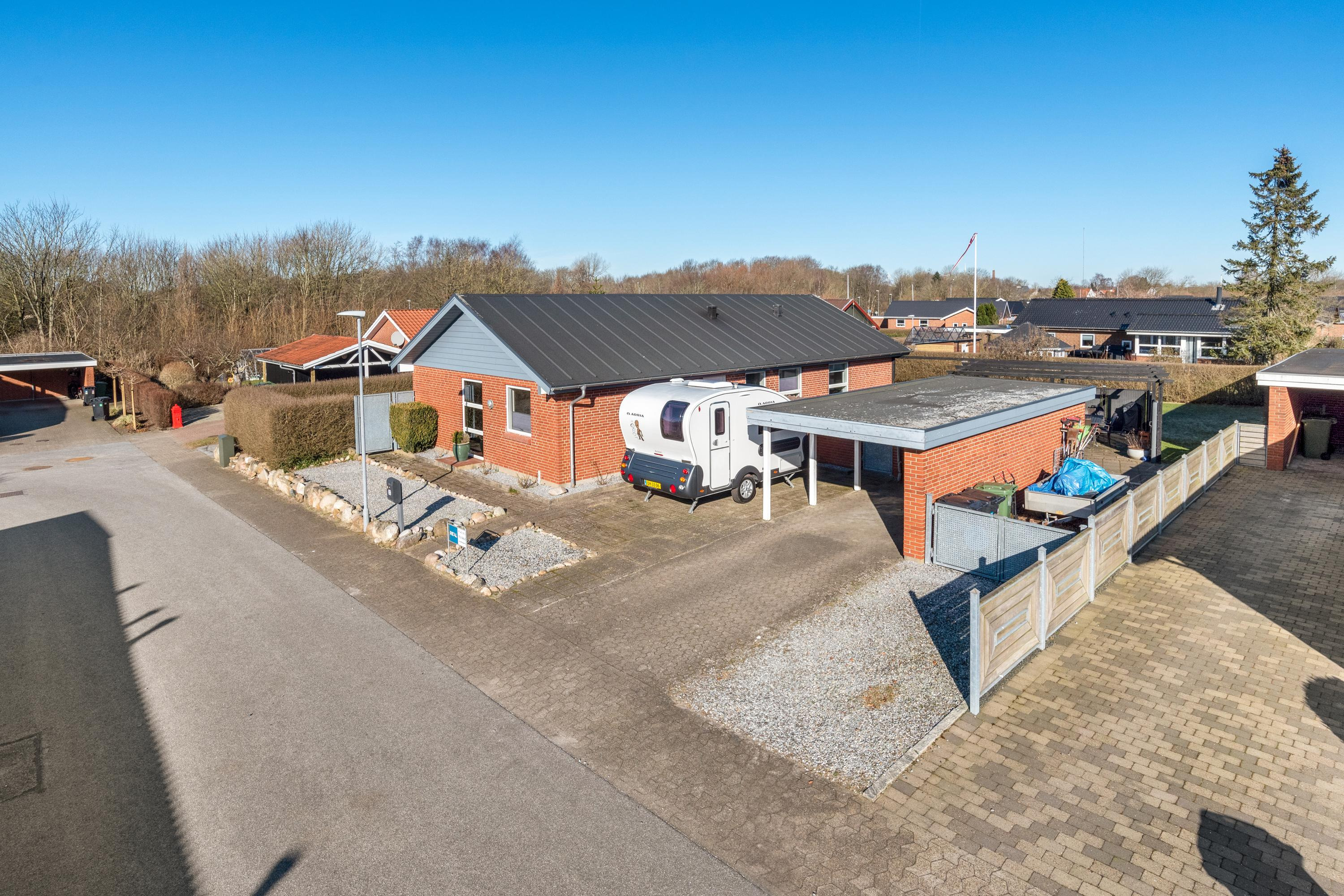 Pæn og løbende moderniseret bolig i det populære Hornshøj