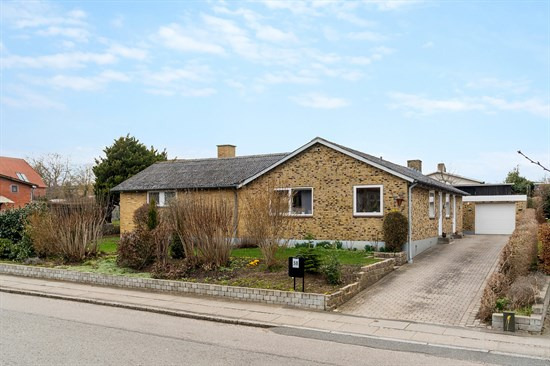 Bernstorffsvej 58 og 3 andre boliger er kommet til salg denne uge i Viby J - se boligerne her.