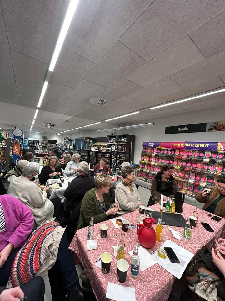 Min Købmand i Asp: En vellykket strikkeaften i hyggelig atmosfære