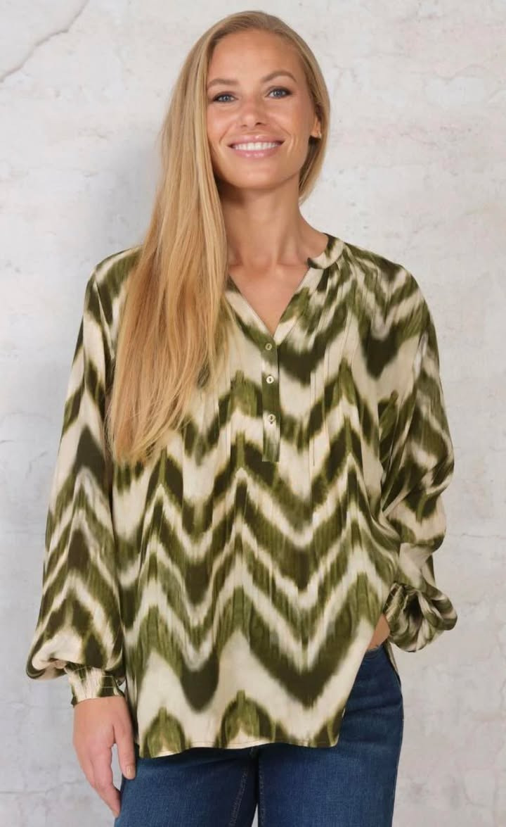 Rosengreen tilbyder stor rabat på smart bluse fra Prepair