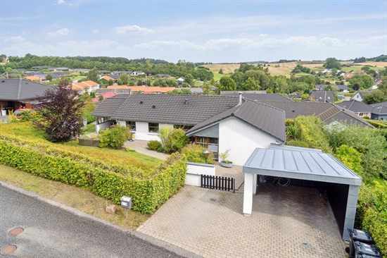 Bavnevænget 10 til salg for 2,4  mio. kroner - Se 5 andre boliger til salg i Skanderborg Kommune