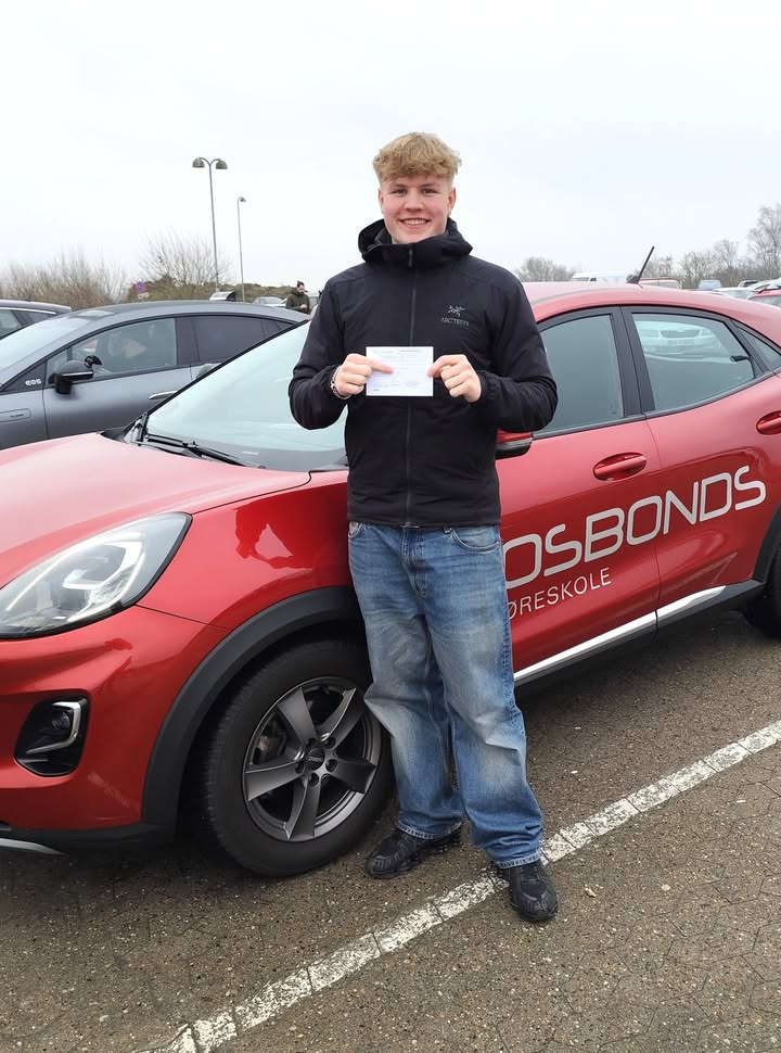 Succes for endnu en elev hos StartDriving.dk - Hosbonds Køreskole: Tillykke til Thor med kørekortet
