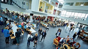 Holstebro Kommune og VIA University College forlænger partnerskab for lokal vækst og uddannelsesmuligheder