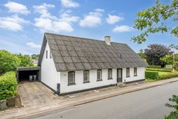 Fåborgvej 108 og 1 anden boliger er kommet til salg denne uge i Agerbæk - se boligerne her.