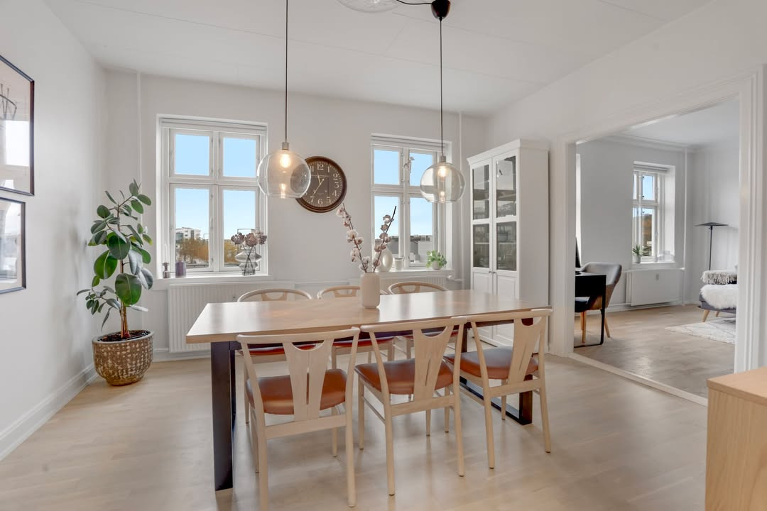 Mæglerhuset Aalborg annoncerer ny pris på charmerende andelsbolig i Aalborg