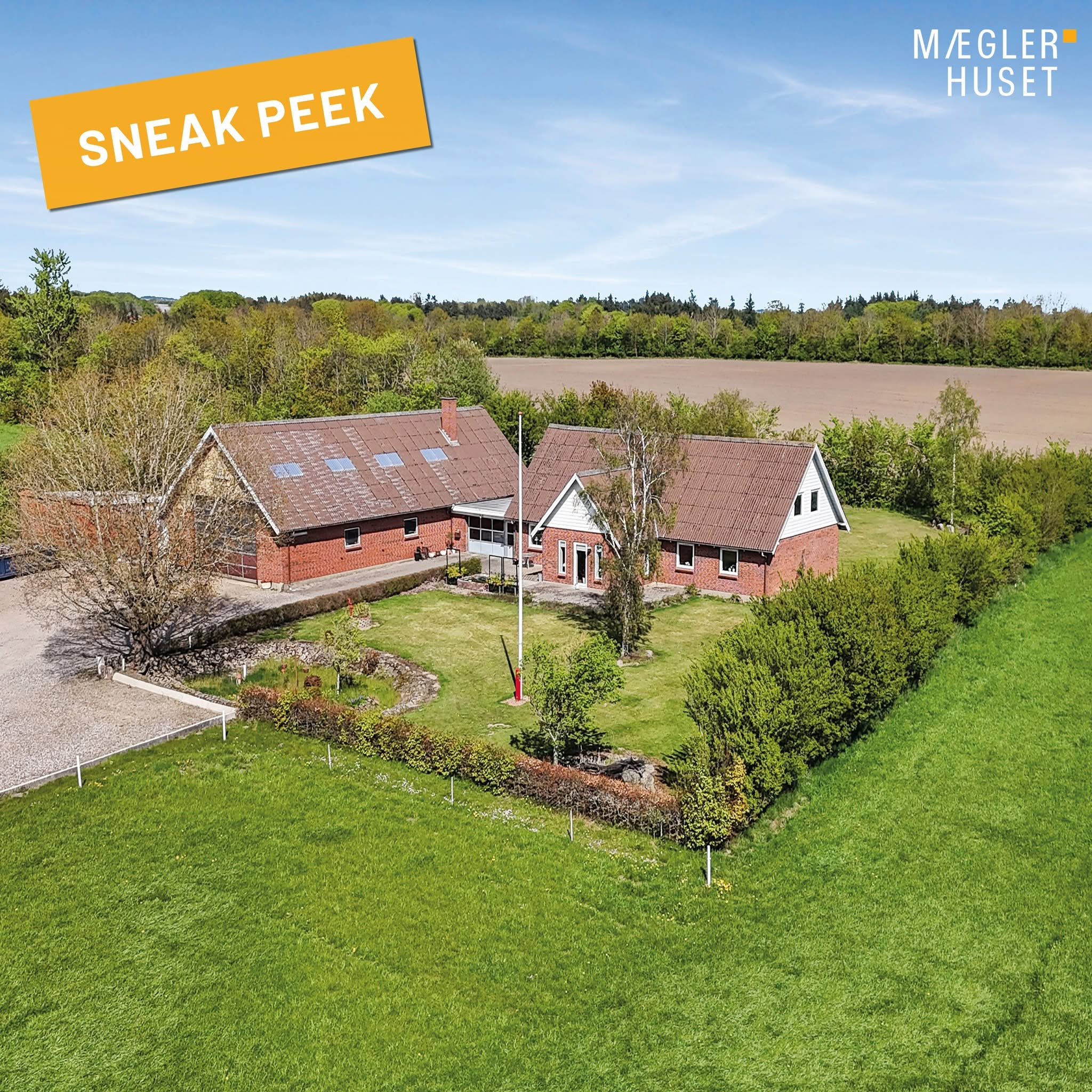 Mæglerhuset Sæby præsenterer snigkig på charmerende landejendom tæt på Dybvad