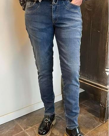 Klarissa & Nora: Lækre jeans næsten udsolgt – kun 4 par tilbage