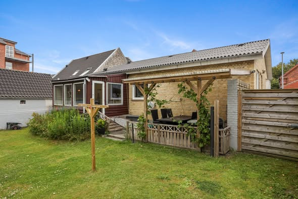 Mæglerhuset Asger Larsen annoncerer ny pris på villa i Løgstør