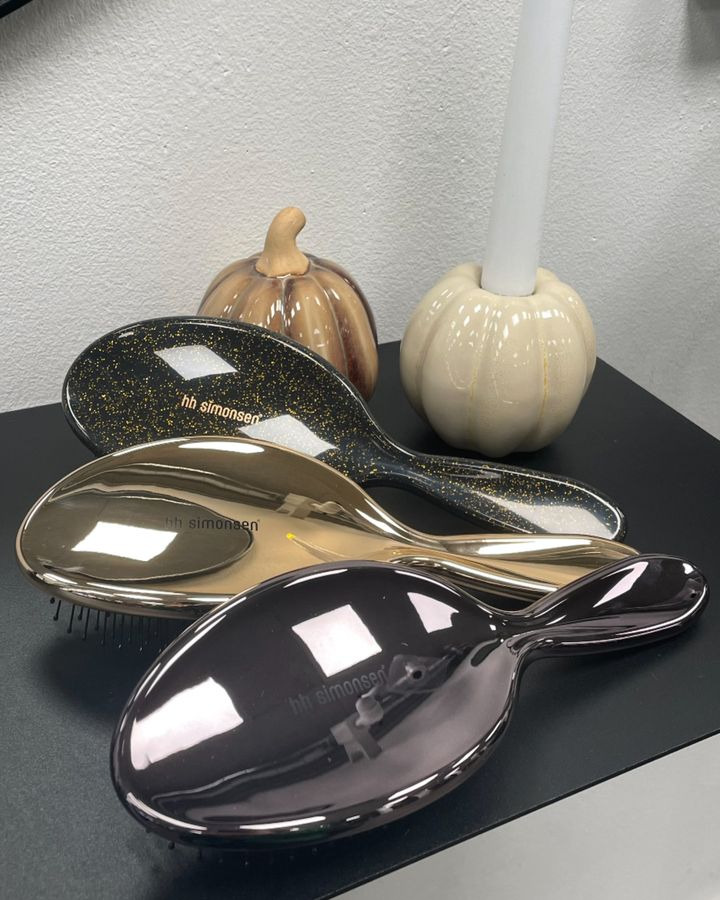 Obitsø Frisørsalon præsenterer nyt børstesæt fra HH Simonsen til 199 kr