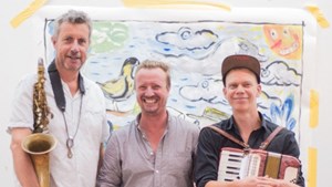 En historie vokser frem, når Rasmus tegner til live musik