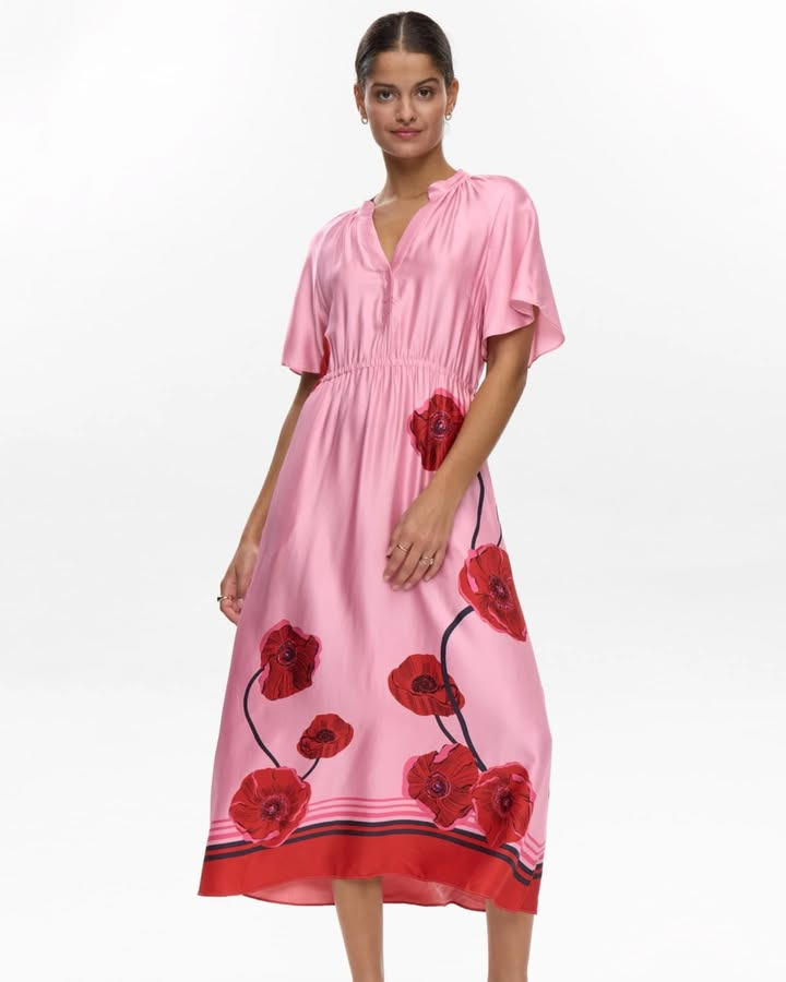 Lux By Jakobsen præsenterer den nye NUJOELLE kjole fra NÜMPH