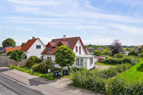Byvej 62 er til salg for kun 2.095.000 kr.: Se de billigste boliger til salg i Frederikssund her
