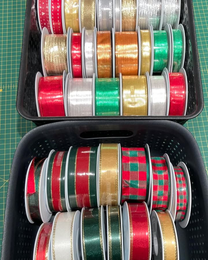 Art´n´Craft introducerer årets første julebånd i butikken