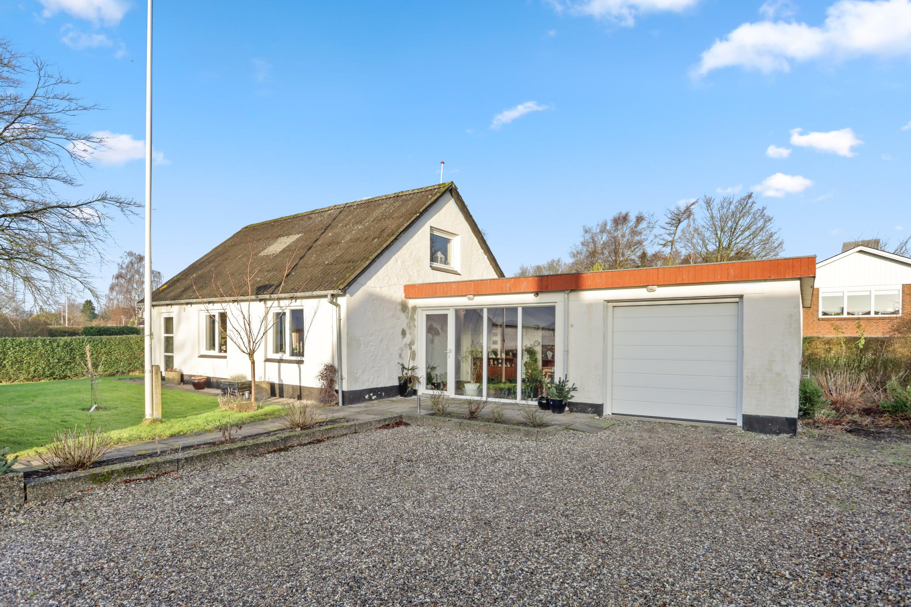 Villa med gode muligheder på idyllisk placering i Gjøl