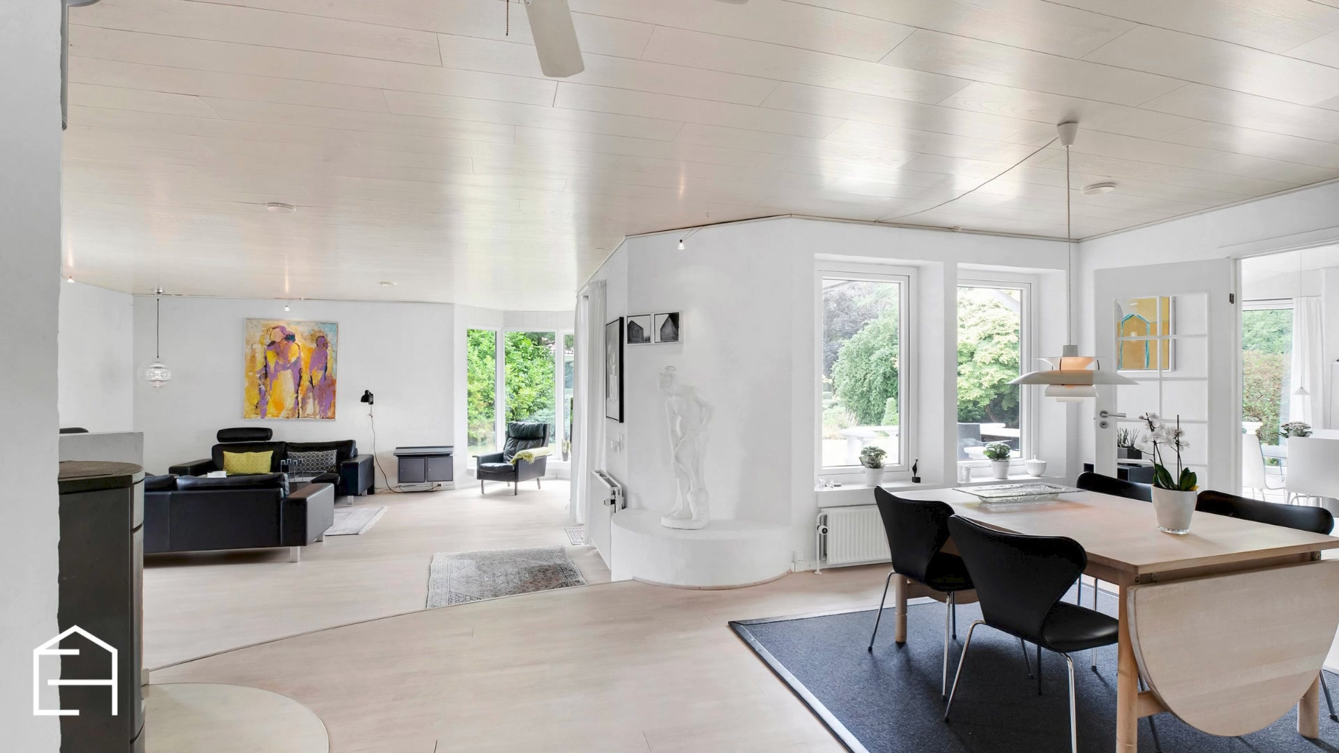 Ejenholm Bolig & Erhverv præsenterer rummelig villa i Toftlund til salg