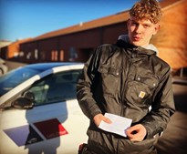 Lets Drive ønsker Emil Kleister tillykke med bestået køreuddannelse