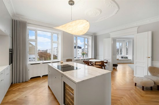 Strandvejen 132A og 5 andre boliger er kommet til salg denne uge i Hellerup - se boligerne her.