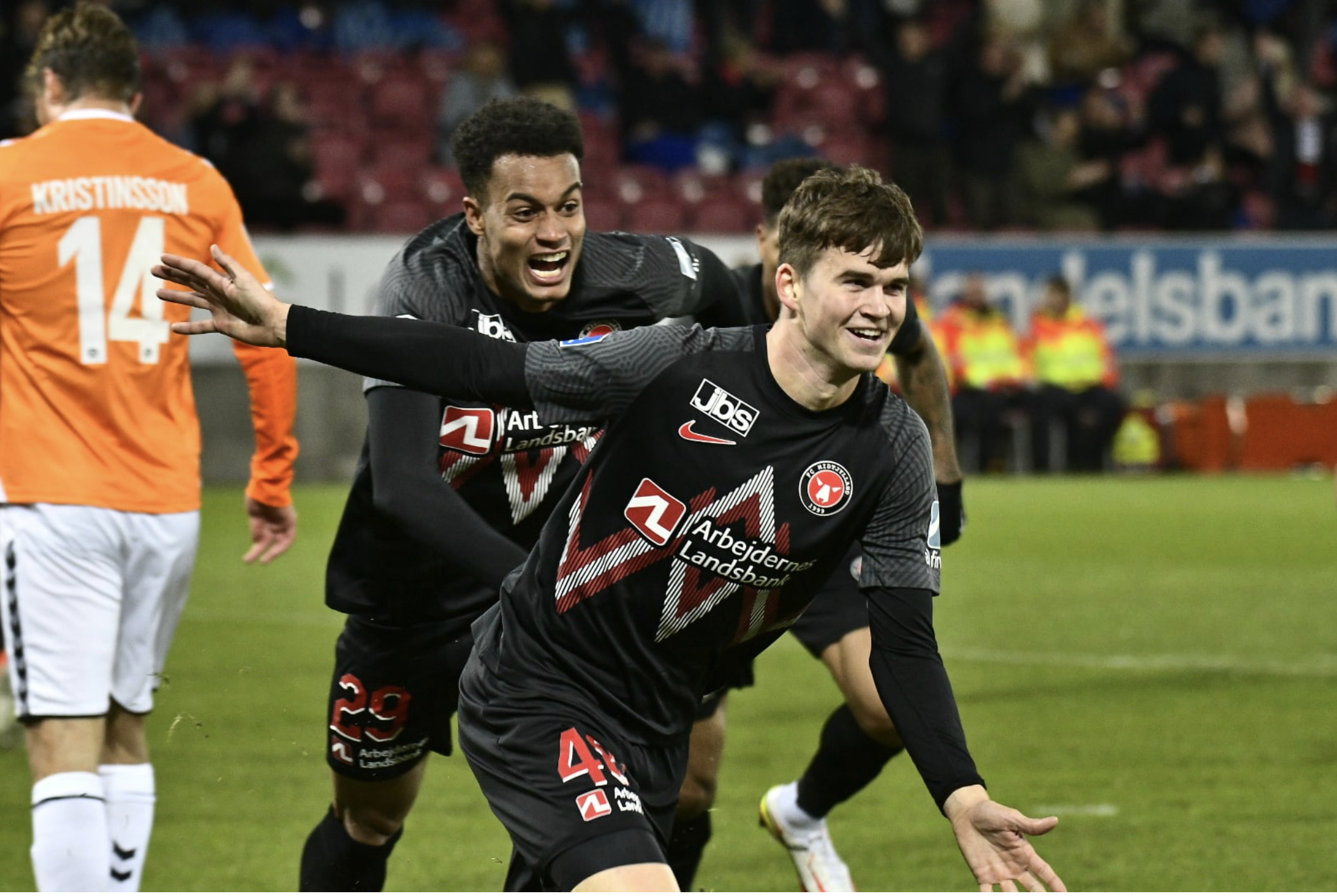 Hansen headede tre point hjem til FCM