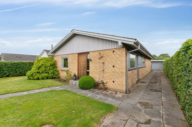 Nyhed: Velholdt villa i Alderslyst til salg hos Lokalbolig Silkeborg - Mathias Bach & Co