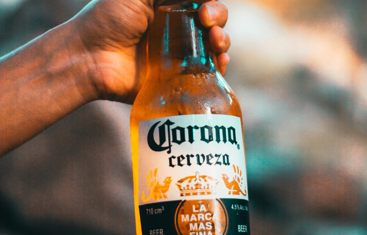 La Casita i Silkeborg inviterer til 'Grill og Corona Night' med levende musik i gårdhaven