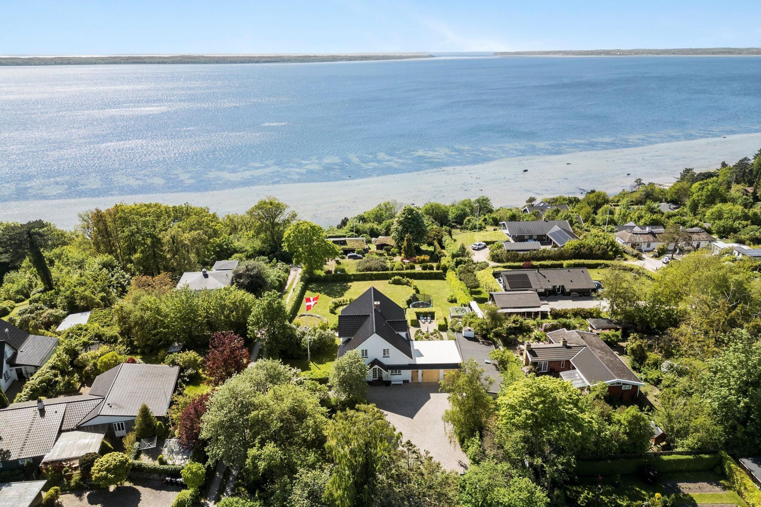 9,5  mio. kroner koster Niels Larsensvej 36 - se hvad der ellers er til salg i Frederiksværk